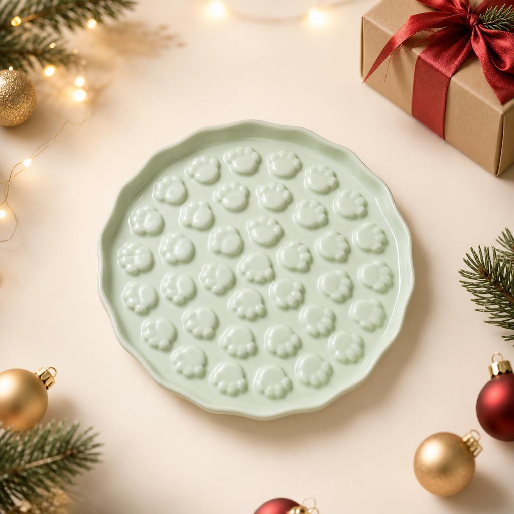 Ceramic slow-feeder plate for cats