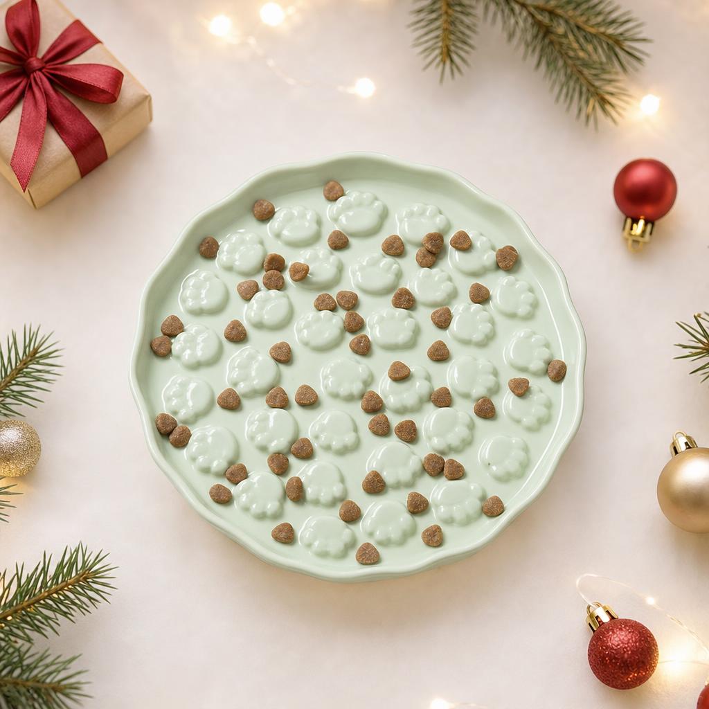 Ceramic slow-feeder plate for cats